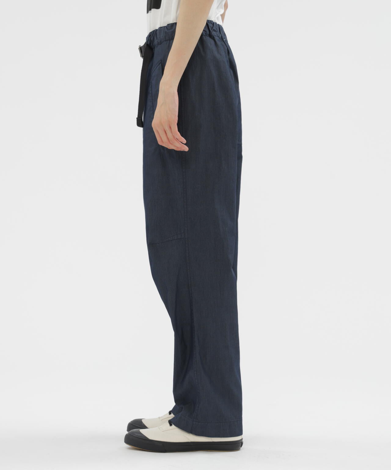 DENSE COTTON NYLON TROUSERS | MARGARET HOWELL（マーガレット