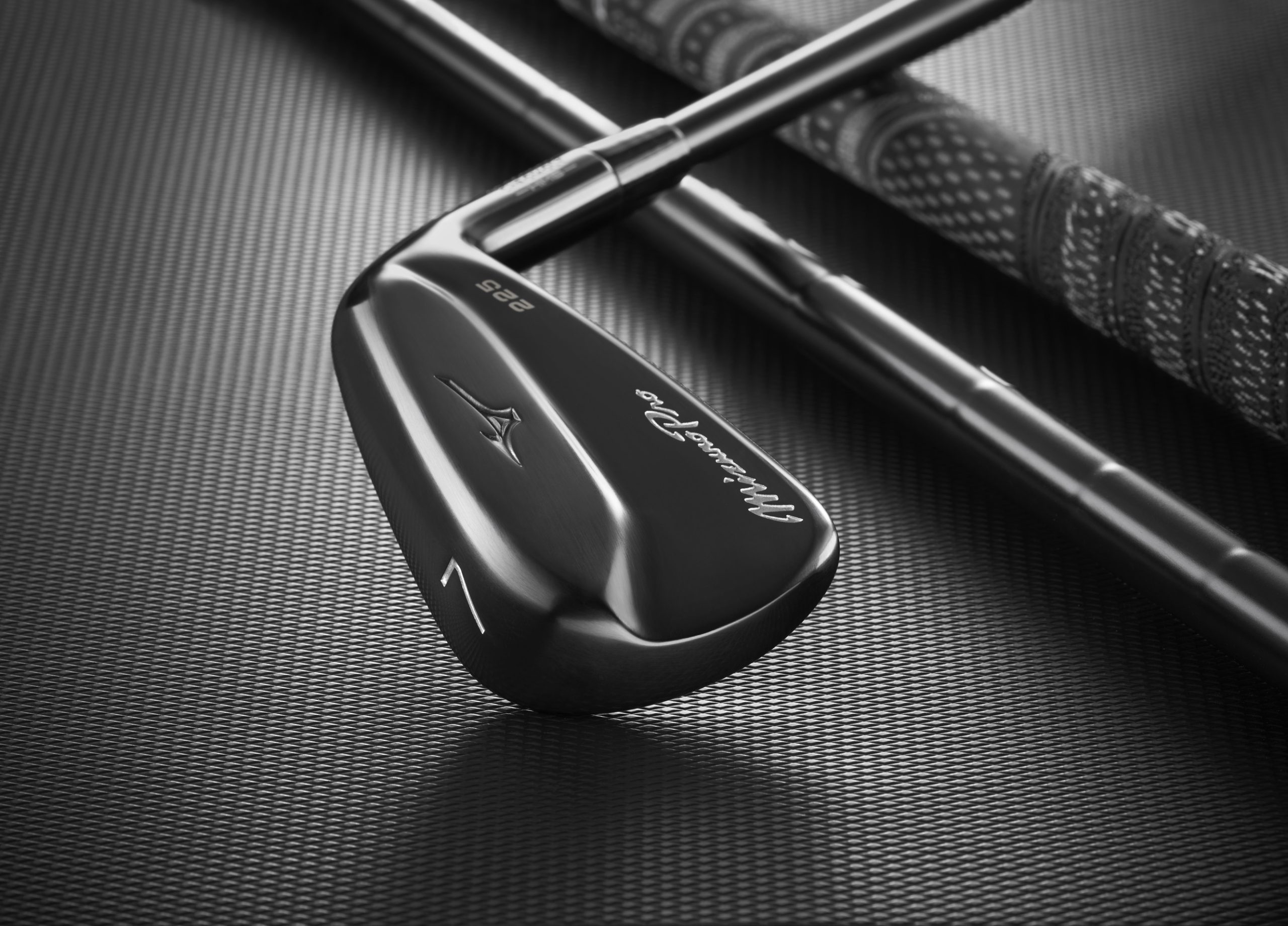 Mizuno unveils Black ION Mizuno Pro 225 Irons - Mizuno Golf
