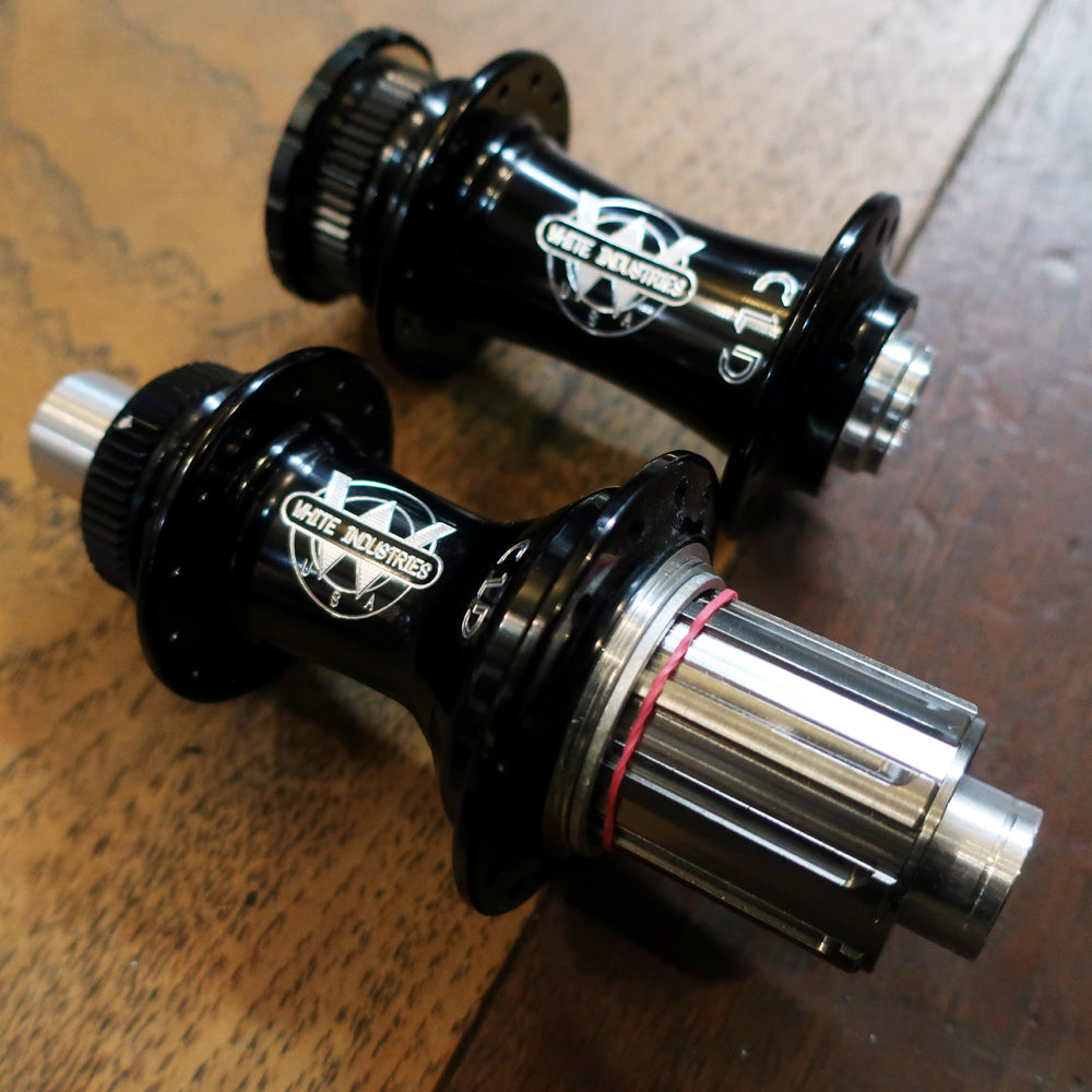 WHITE INDUSTRIES CLD Thru HUB SET (BLACK) – BICYCLE STUDIO MOVEMENT