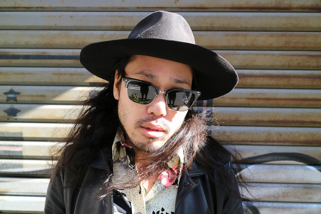 1st collection SCREAMING NIGHT AWAY “Breaking Dawn” / STOMP -NEW