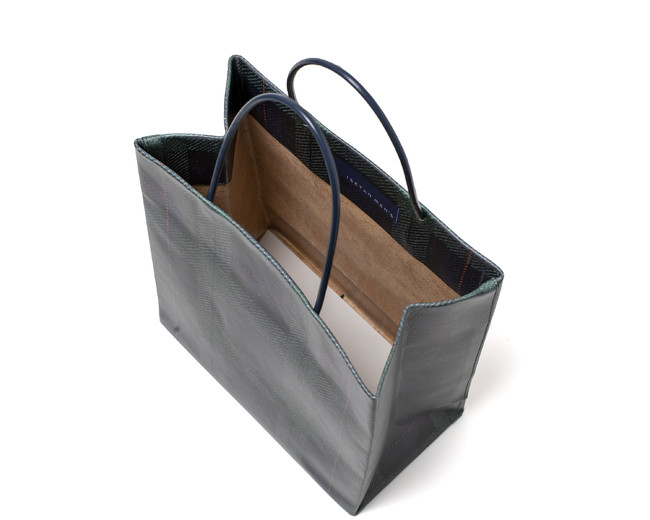 忠実に再現！伊勢丹のショッパーがレザー仕様に！50個限定で発売 | Mr