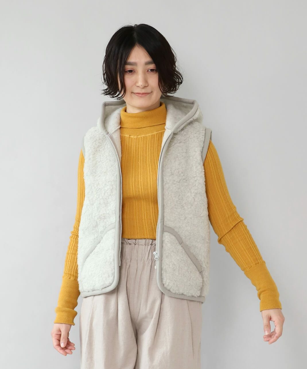 COLDBREAKERウール100%のフード付きボアベスト | mumokutekiオンライン