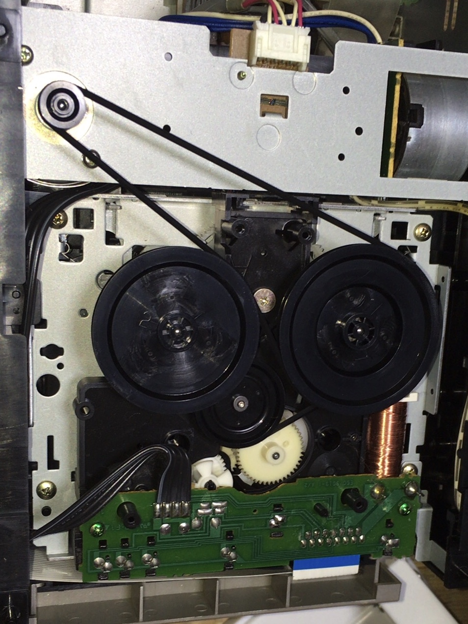 カセットテープデッキK-V3修理(4)：昨夜テープを入れたとたんに、通電