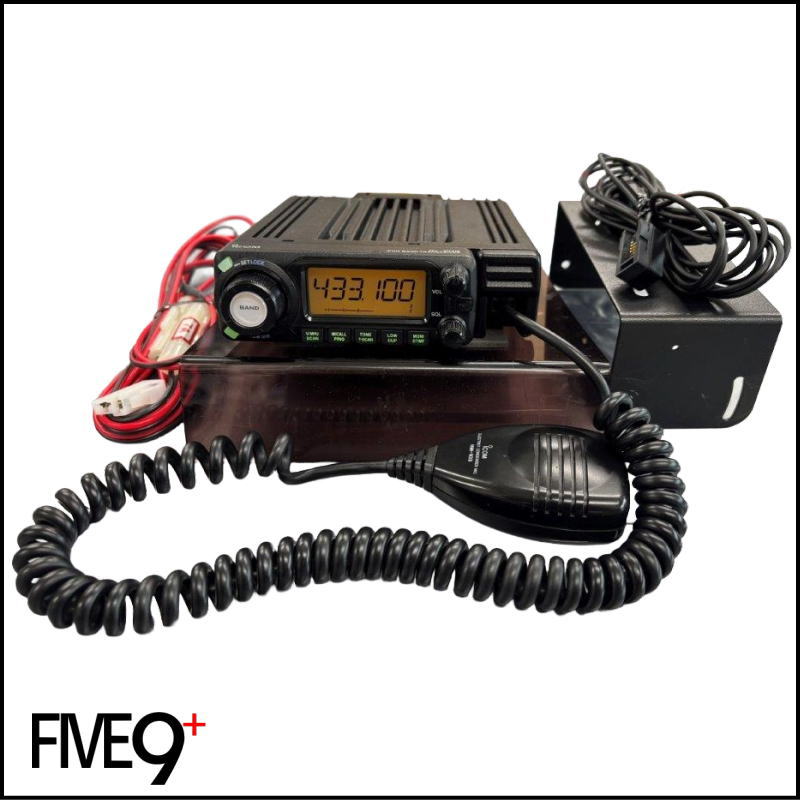 IC-208 デュアルバンド受信機 IC-208 デュアルバンド受信機 IC-208