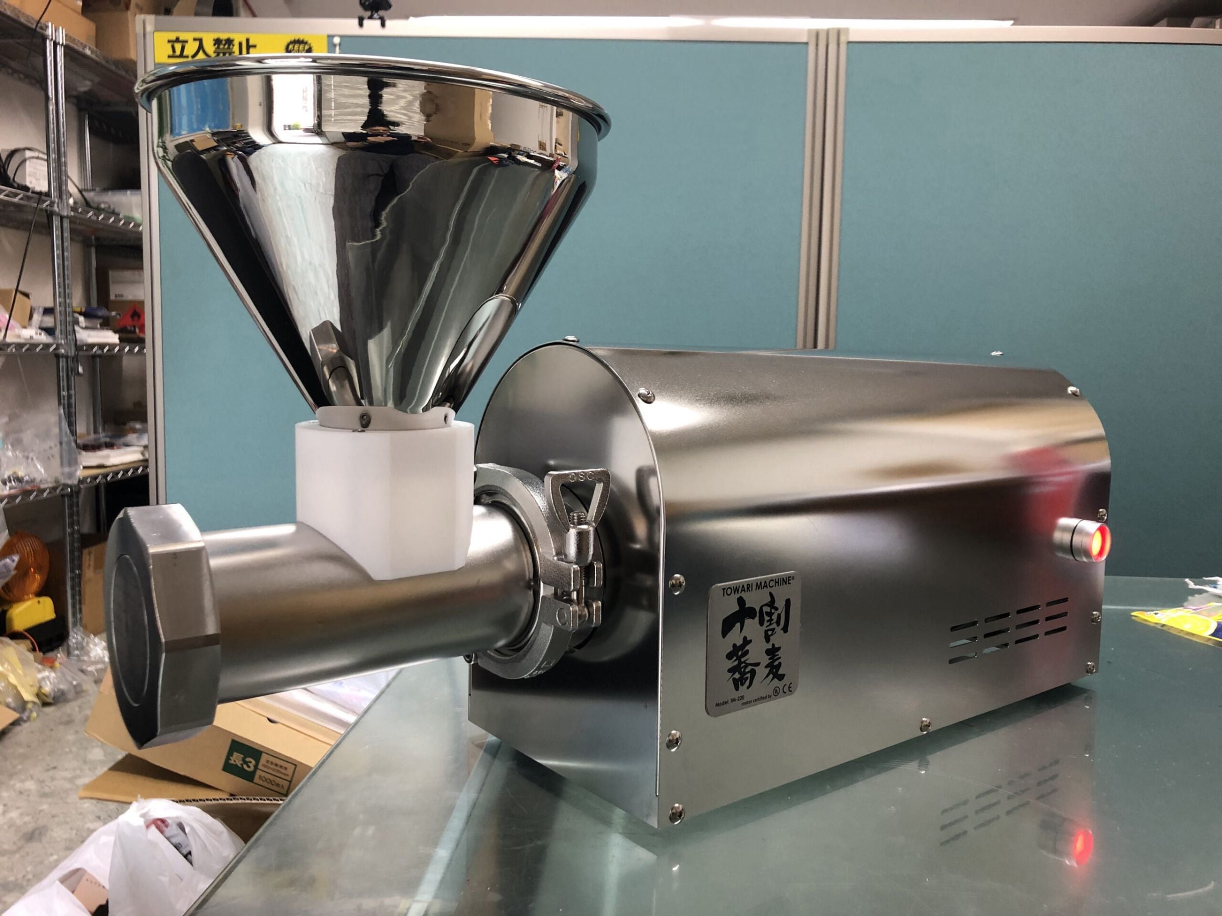 業務用卓上型・十割蕎麦製麺機「TOWARIマシン」誰でも簡単に本格十割