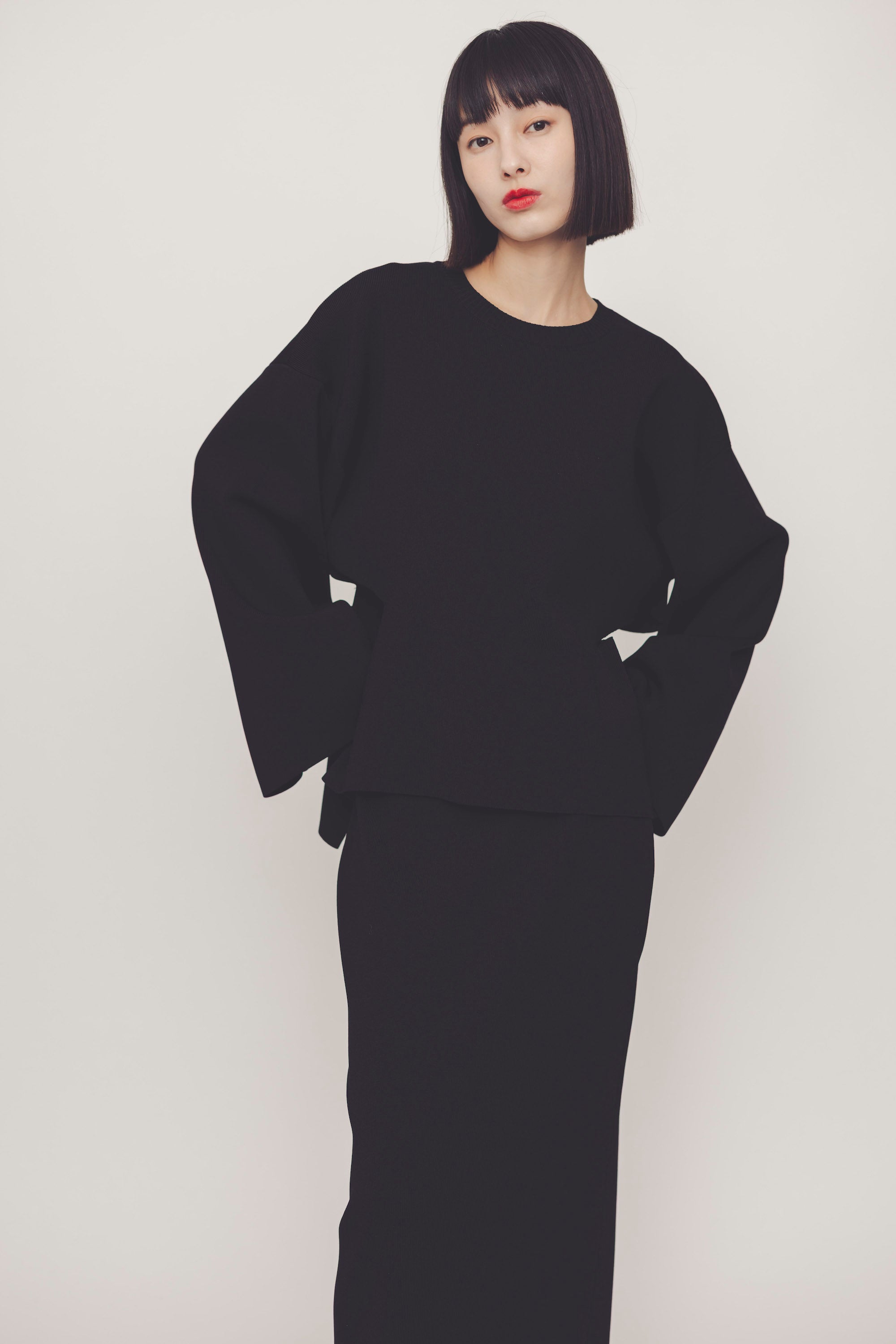 SIDE SLIT KNIT/BLACK – MYNE