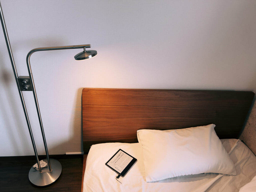 IKEA『イスヤクト』レビュー｜無機質インテリアに合う最高の照明