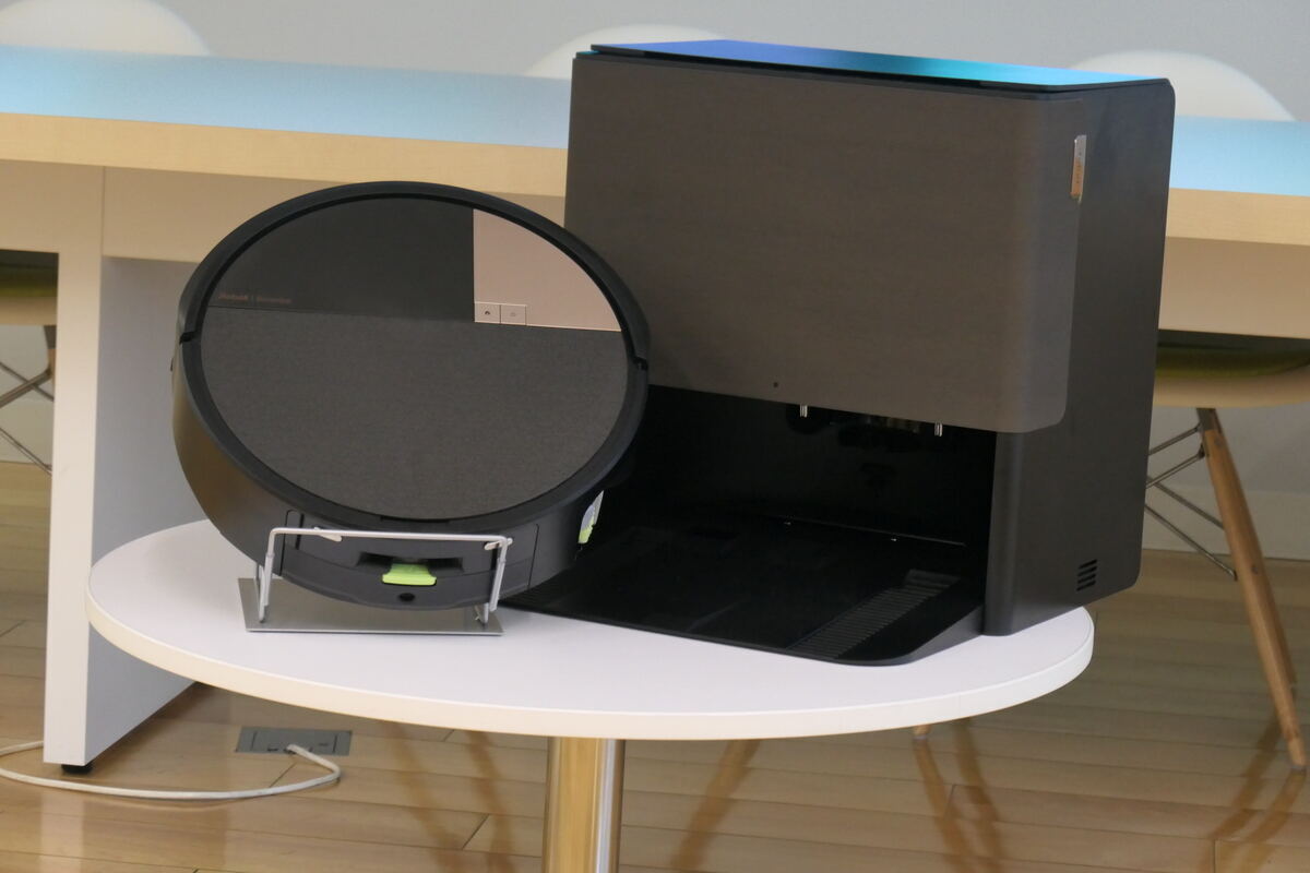 ロボット掃除機「ルンバ」の新たなフラッグシップ機を見た 伸びる
