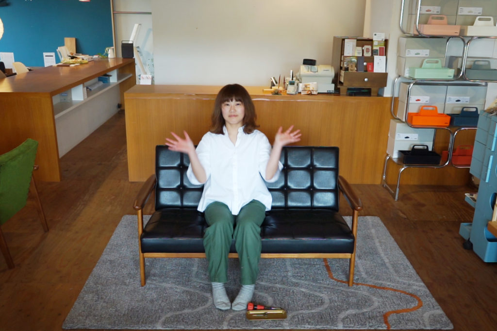 Banana】カリモク60 Kチェア2脚セット※直接引渡 Banana】カリモク60 K