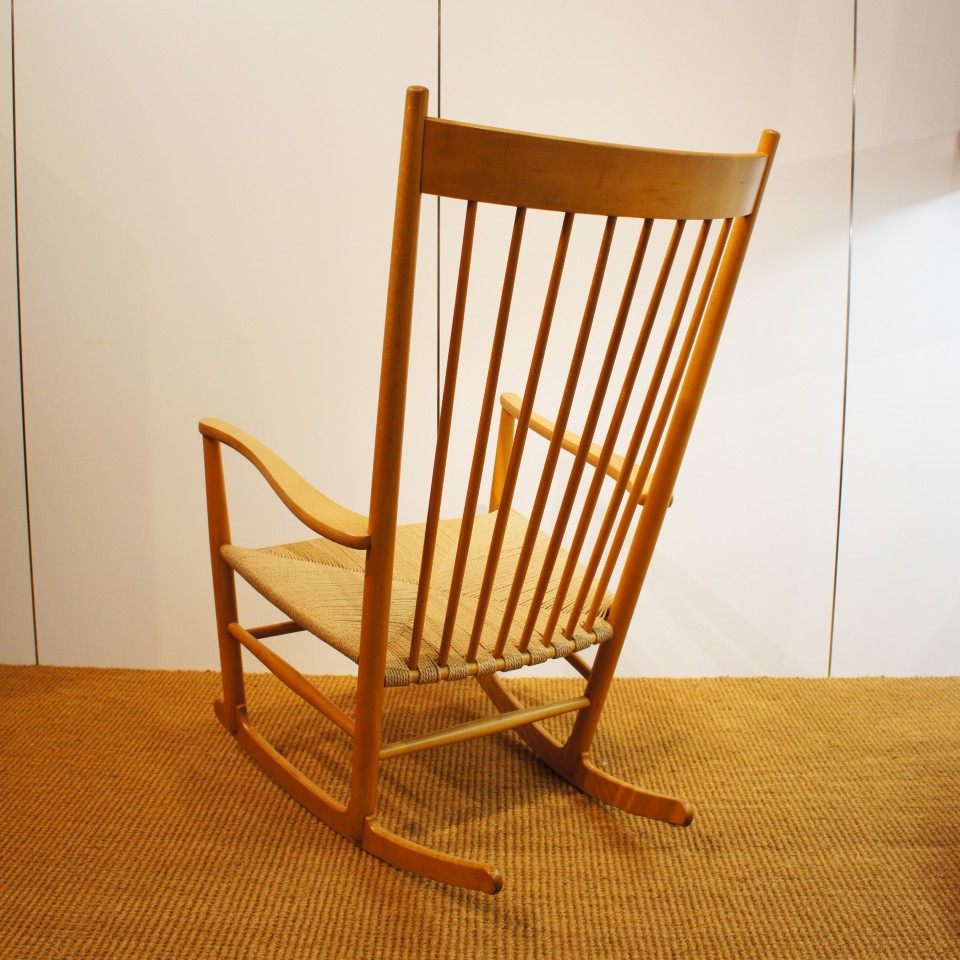 ハンス・ウェグナー「J-16 ロッキングチェア」《ノルディック》