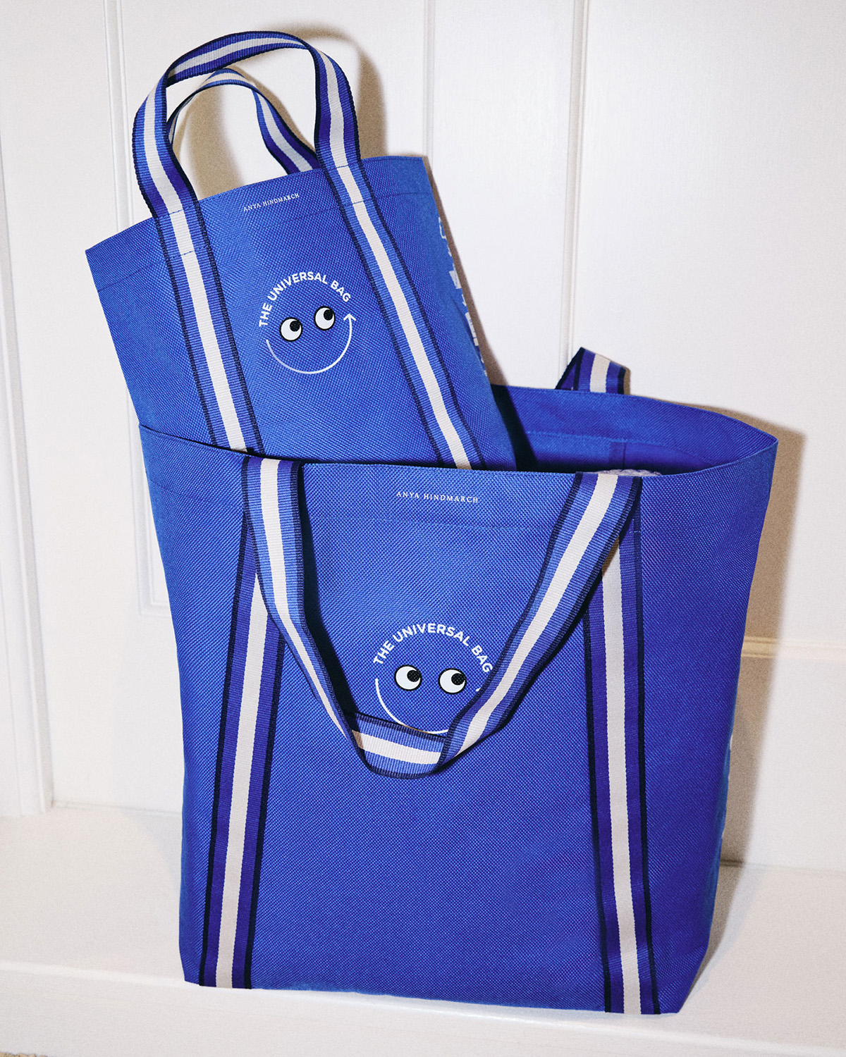 アニヤ・ハインドマーチ」新作エコバッグ2種が発売。ミニサイズと