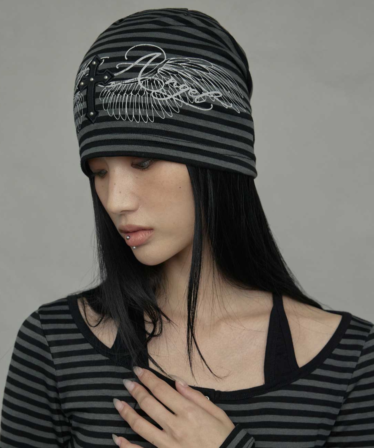 A'GEM/9 × .kom 『NIIER NOR/ニアノア』 BADDIE ANGEL CROSS BEANIE