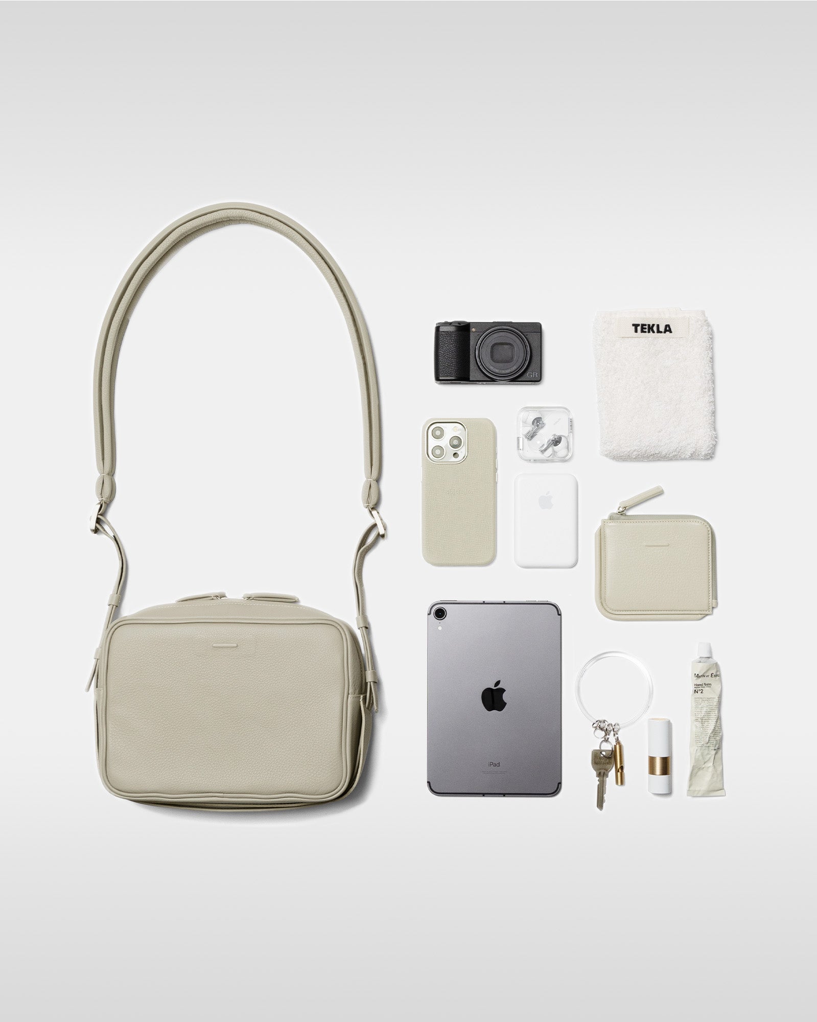 ソフトショルダーバッグ スモール - レザーショルダーバッグ – objcts.io