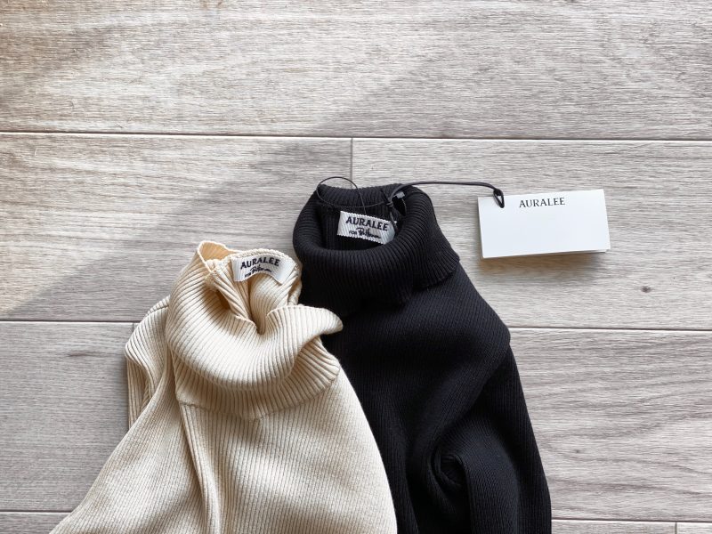 日本人用に作られた【オーラリー】一生モノの投資タートルネック | Oggi.jp