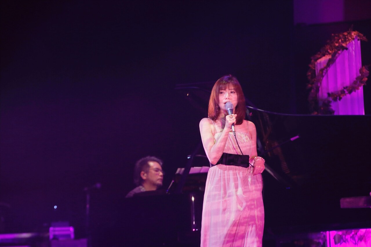 柴田淳、ファンへの感謝を歌で届けた15周年ライブ - 音楽ナタリー