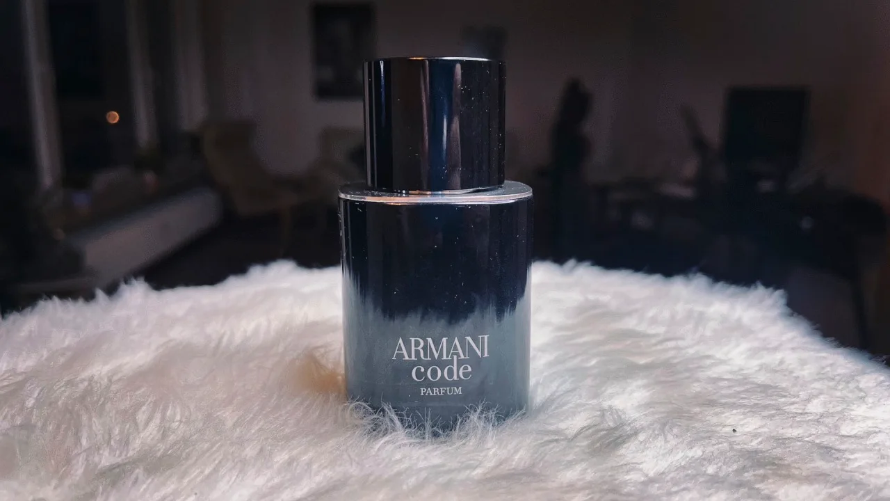 Armani メンズ香水ガイド - 2024