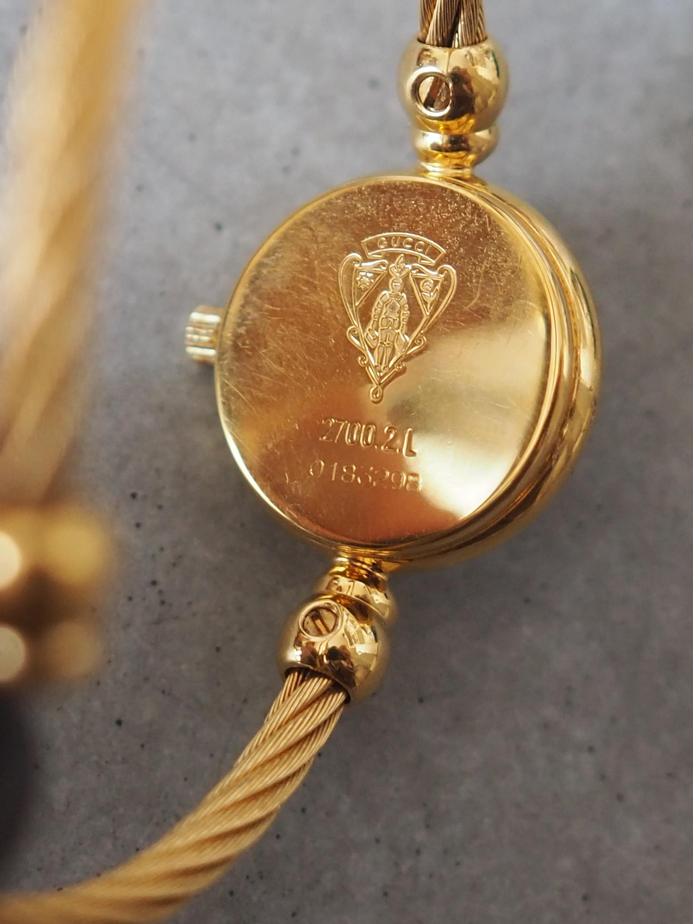 GUCCI グッチ バングル ウォッチ 腕時計 ゴールド ヴィンテージ