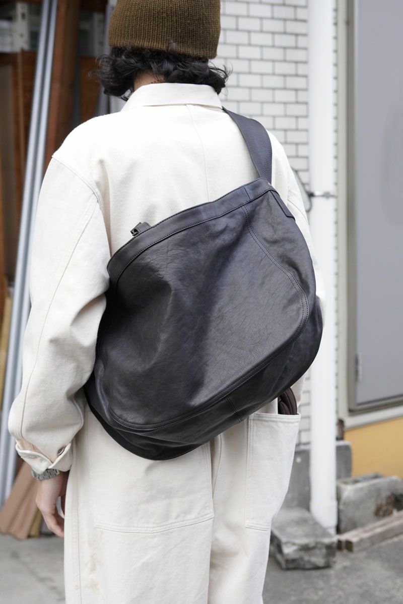 T.T×ELIMINATOR leather newsboy bag