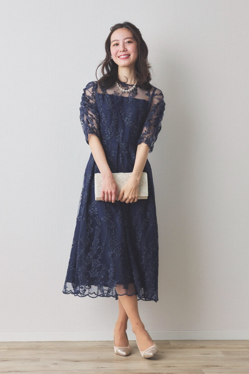 ネイビーの花柄刺繍ミディ丈ドレス[M] Select Shopのレンタル｜11-1672