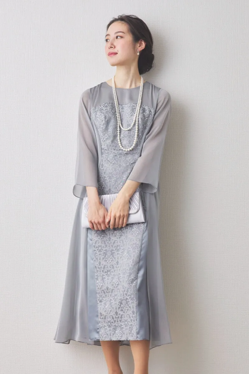 シルバーのラメ刺繍シフォン切替ロングドレス [ 店頭販売価格 59,400円