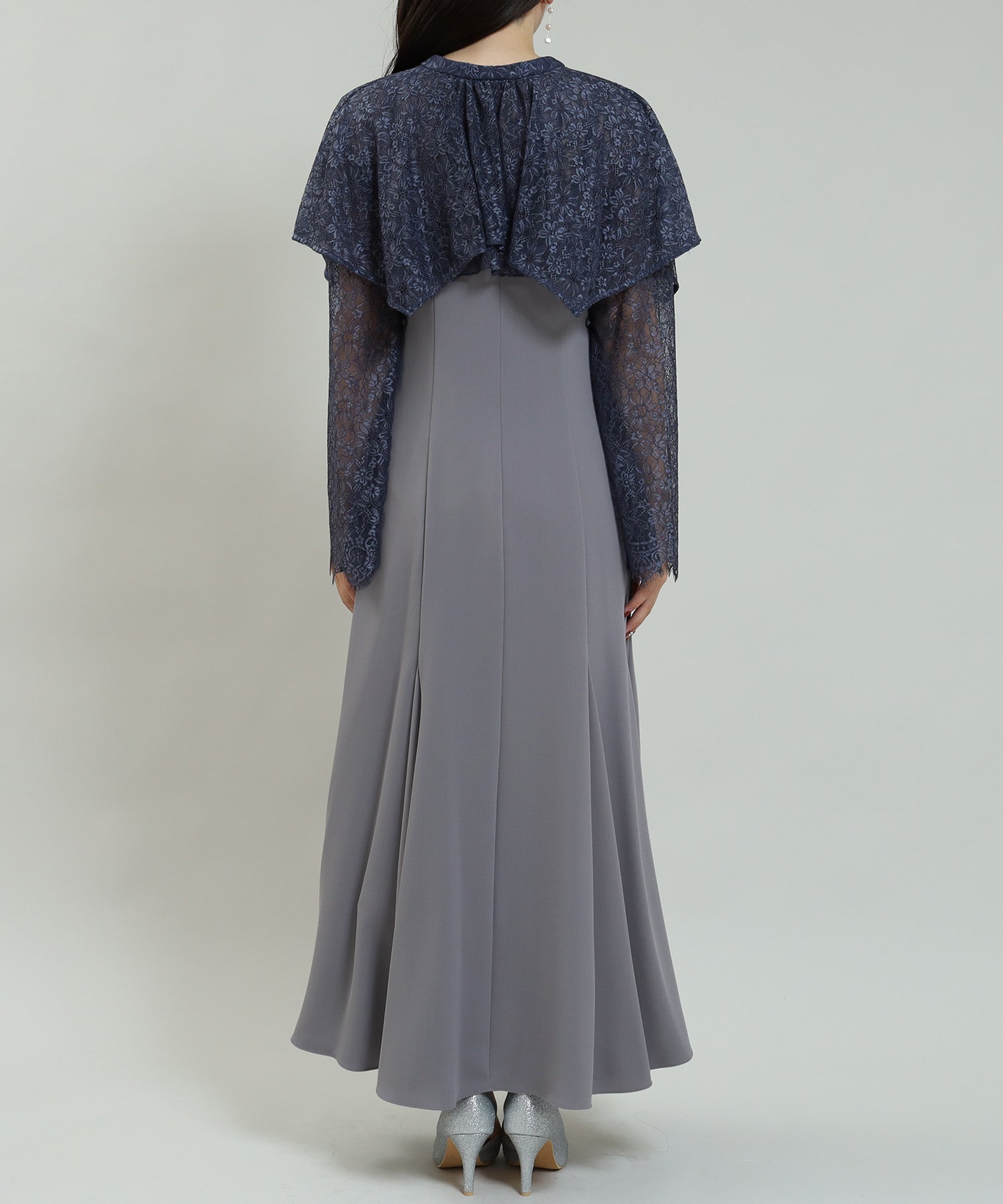 レイヤードケープドレス