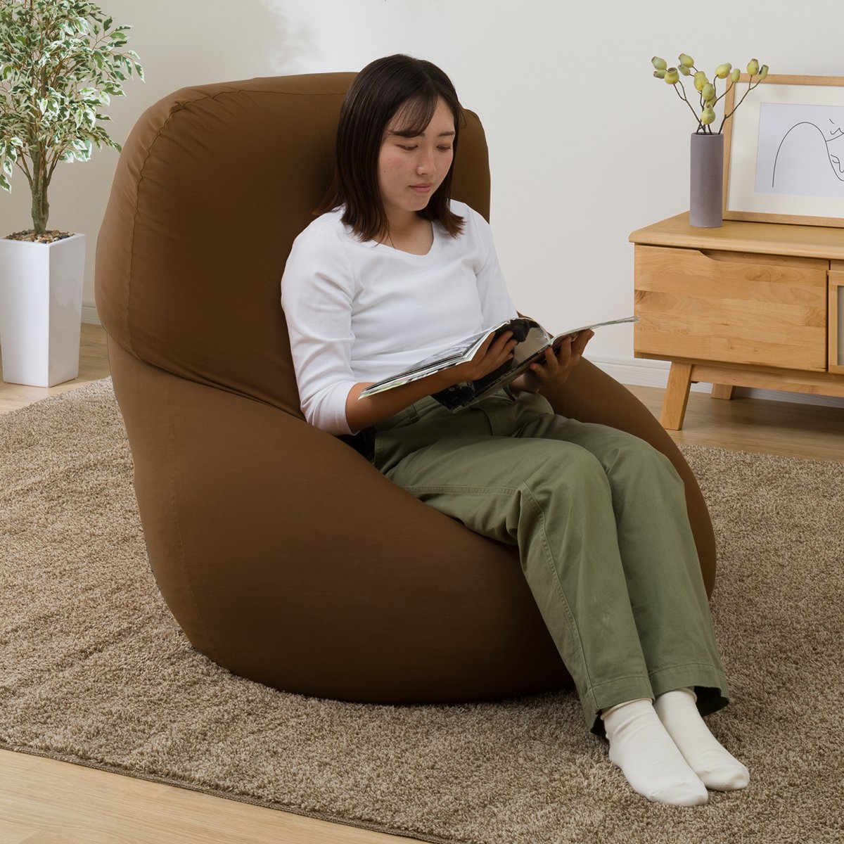 人をダメにする” 座り心地の「ビーズクッション」 長持ちさせるには