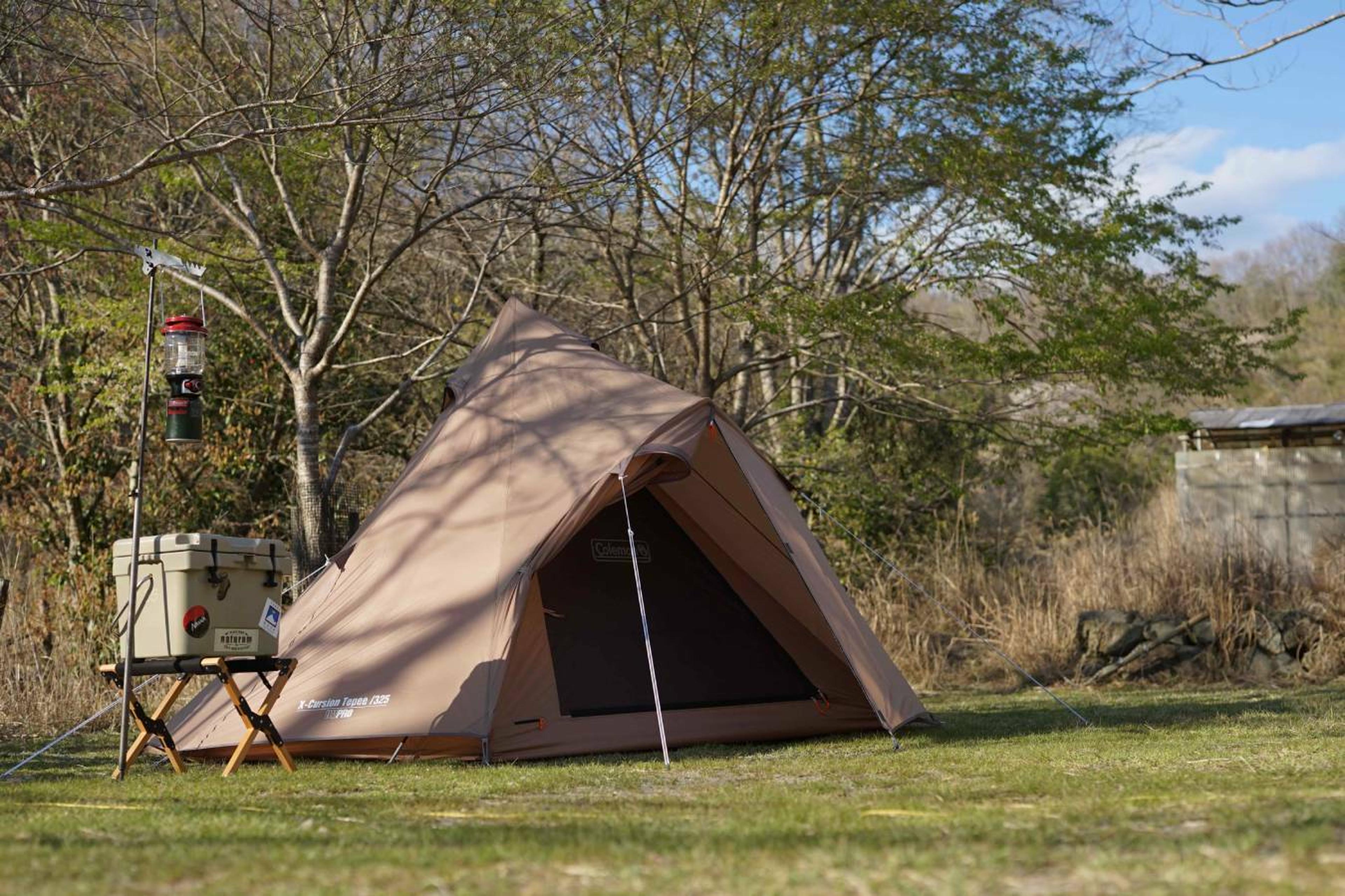 ナチュラム×コールマンがコラボ！ティピー型テントのセットで最初から