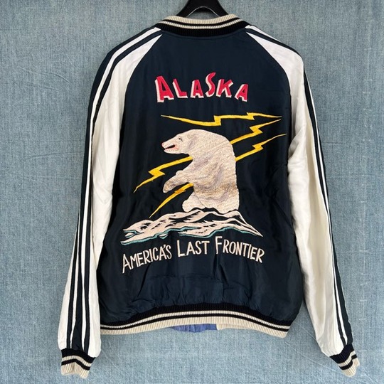 トーヨーエンタープライズ（株）リバーシブルのアラスカ柄アセテート