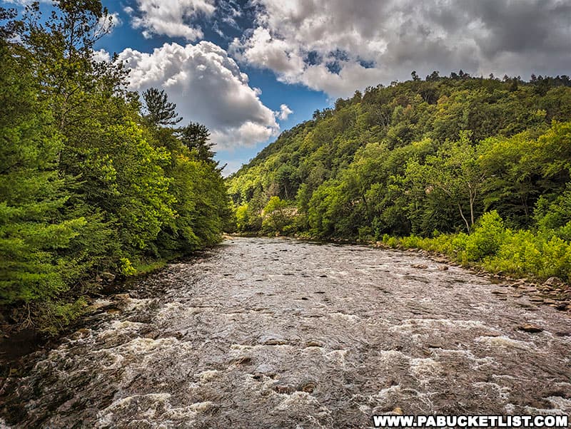 The 22 Best Things to Do at Worlds End State Park