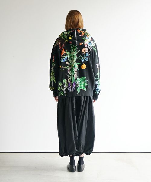 AHCAHCUM あちゃちゅむ お花体ジップパーカー（クロ）01-231-0702