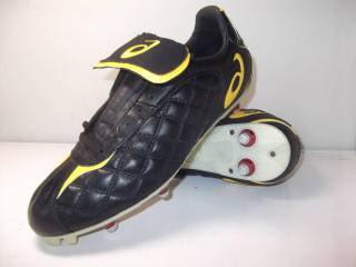 ちなみにアディダスにもあったGK専用スパイク！ スカンダGK！ 川口選手