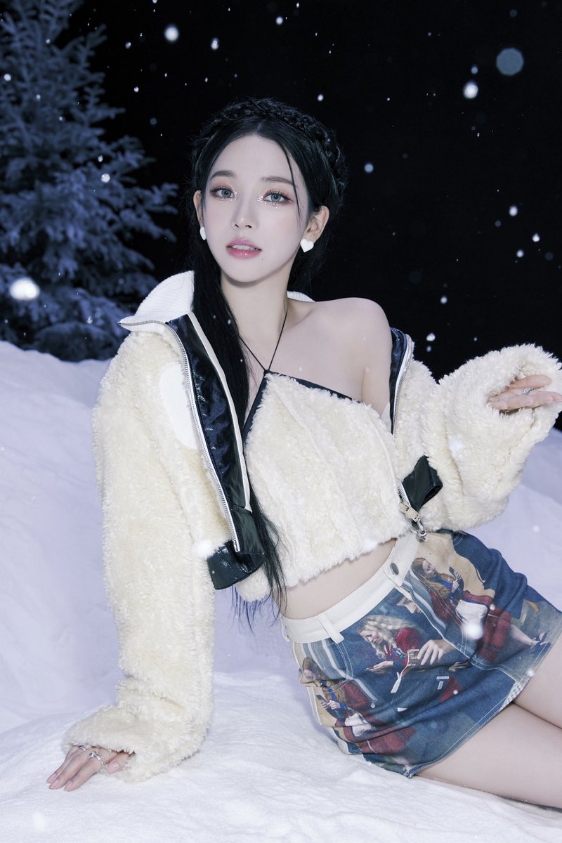 2022 Winter SMTOWN : SMCU PALACE - SNOW FIELD Image #aespa #KARINA