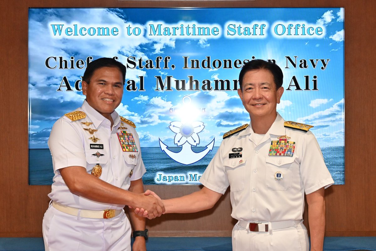 齋藤海上幕僚長は、インドネシア海軍参謀長(@_TNIAL_)アリ大将の表敬を