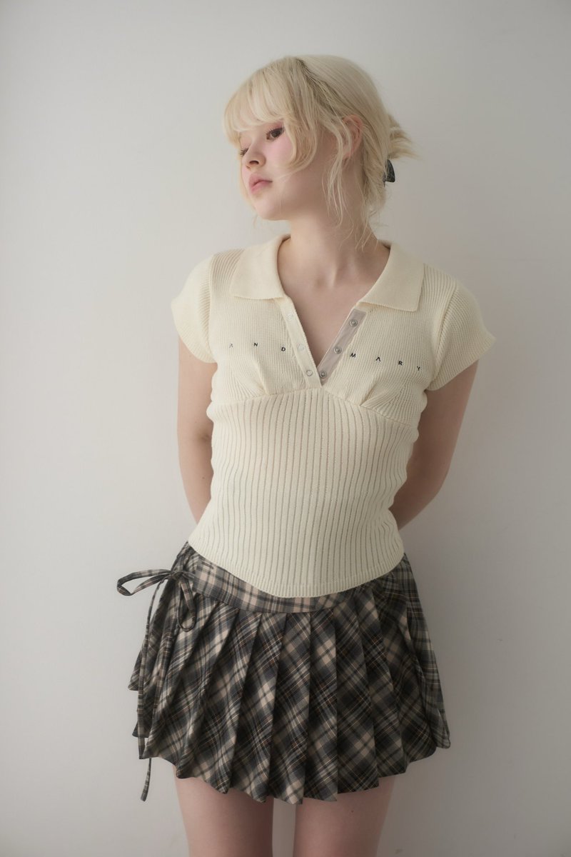 Lindsay logo tops color ivory/pink/black ¥9900-tax in バスト下から