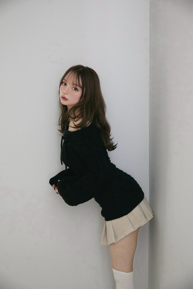 Aura cable knit tops color beige/black ¥14300-tax in 身頃の