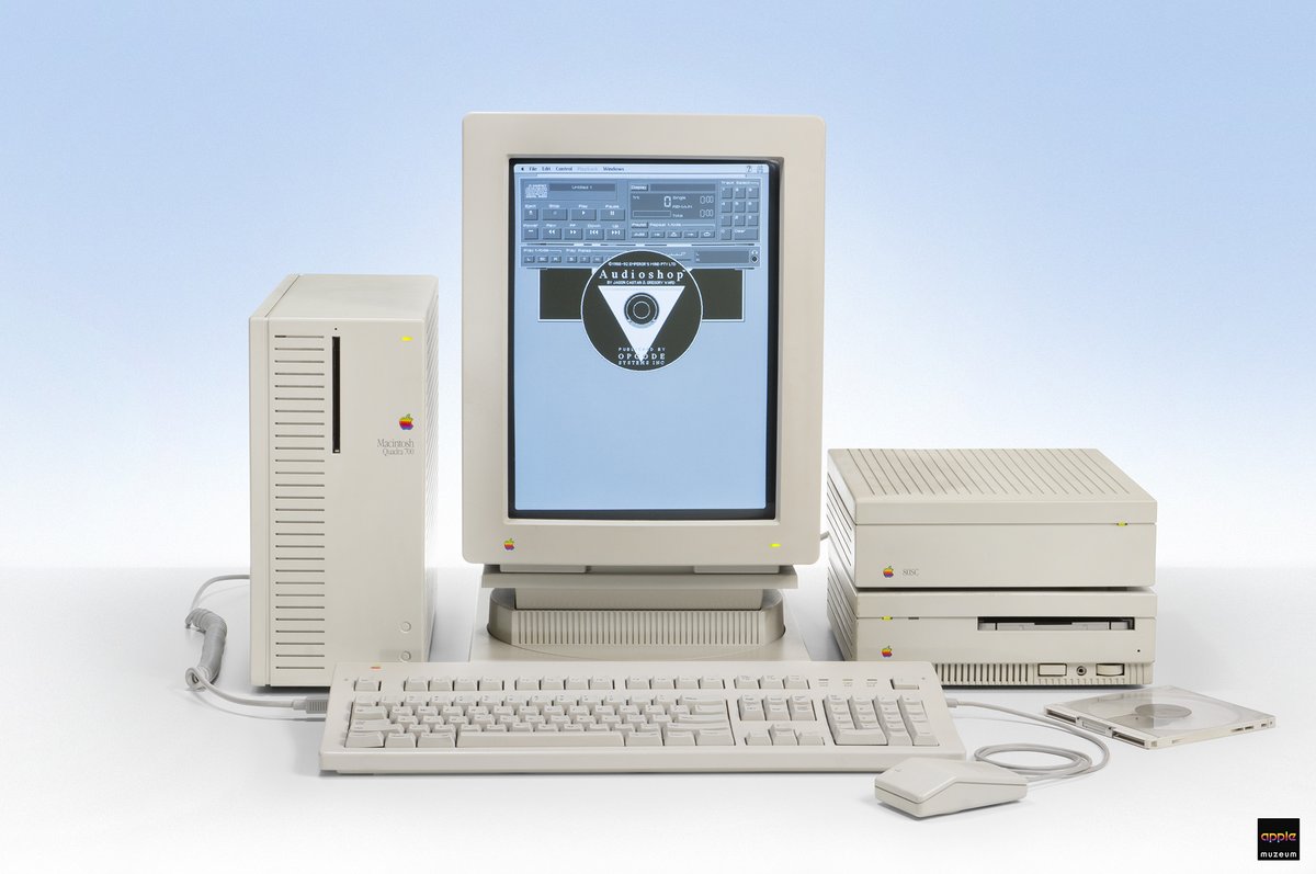 Apple Macintosh Quadra 700 with peripherals: - Macintosh Portrait