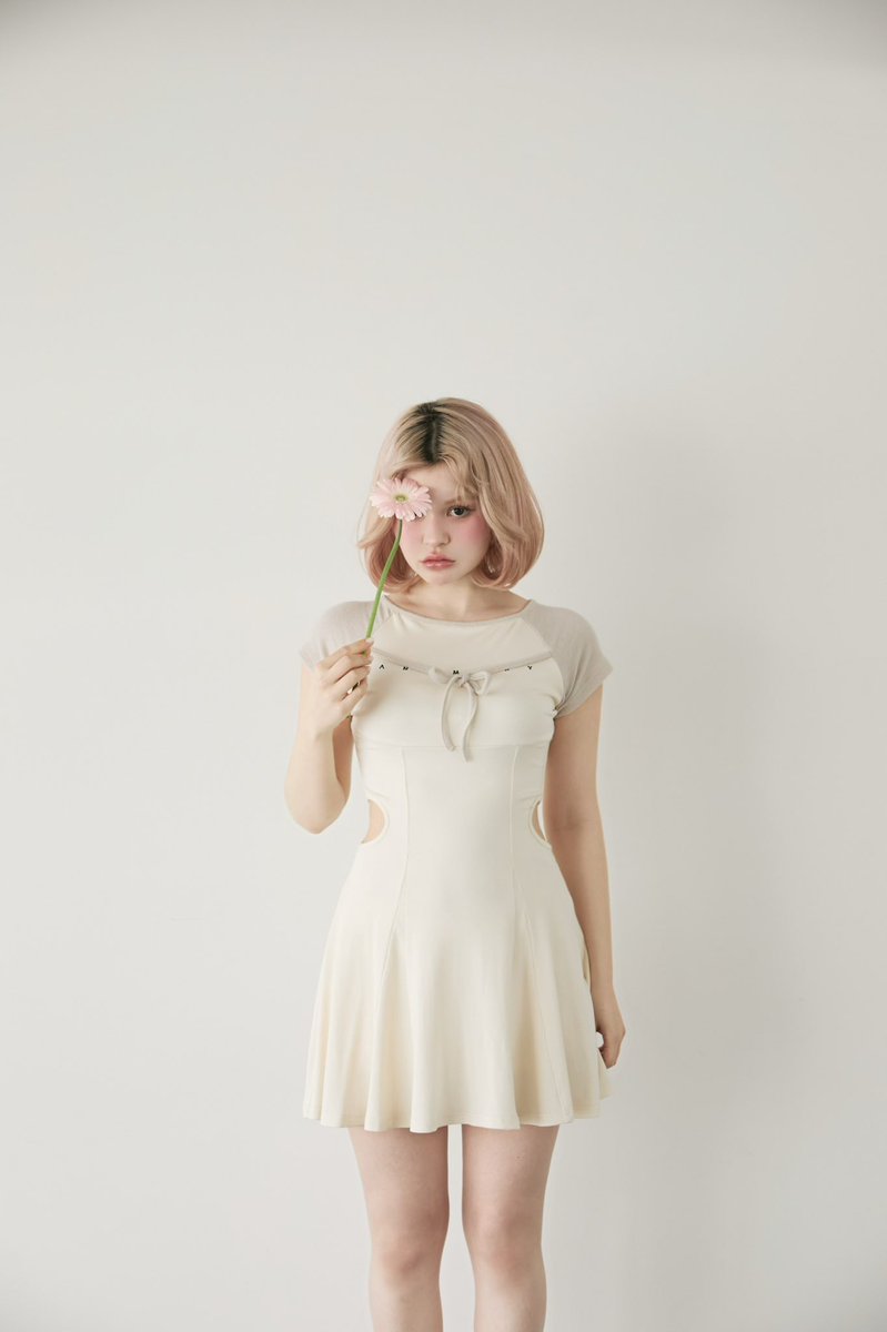 Mary logo flare mini dress color beige/black ¥14300-tax in 人気の