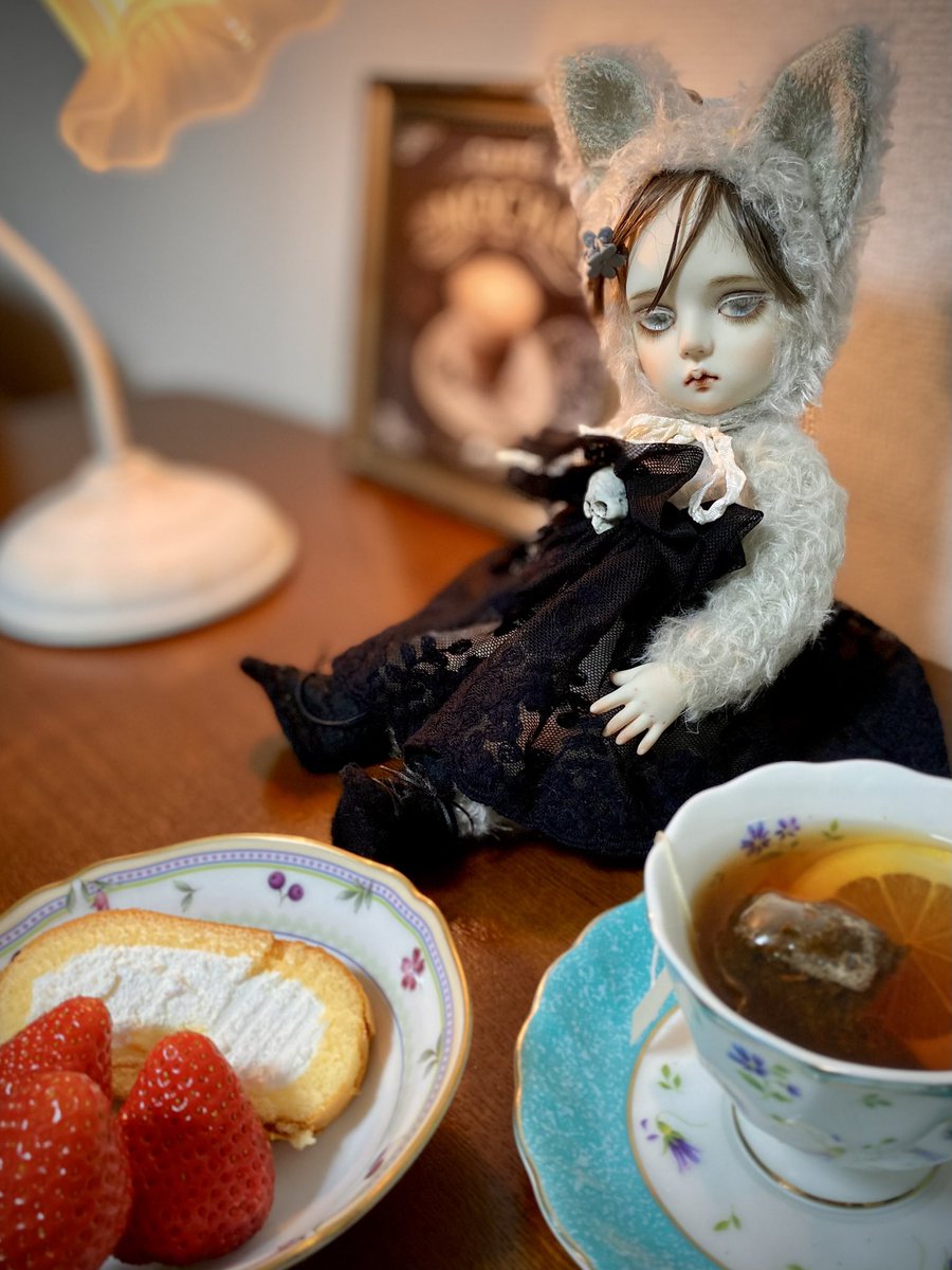 クレドとおやつタイム🤍 歓喜の後の静けさ✨✨✨ #創作人形 #ビスク