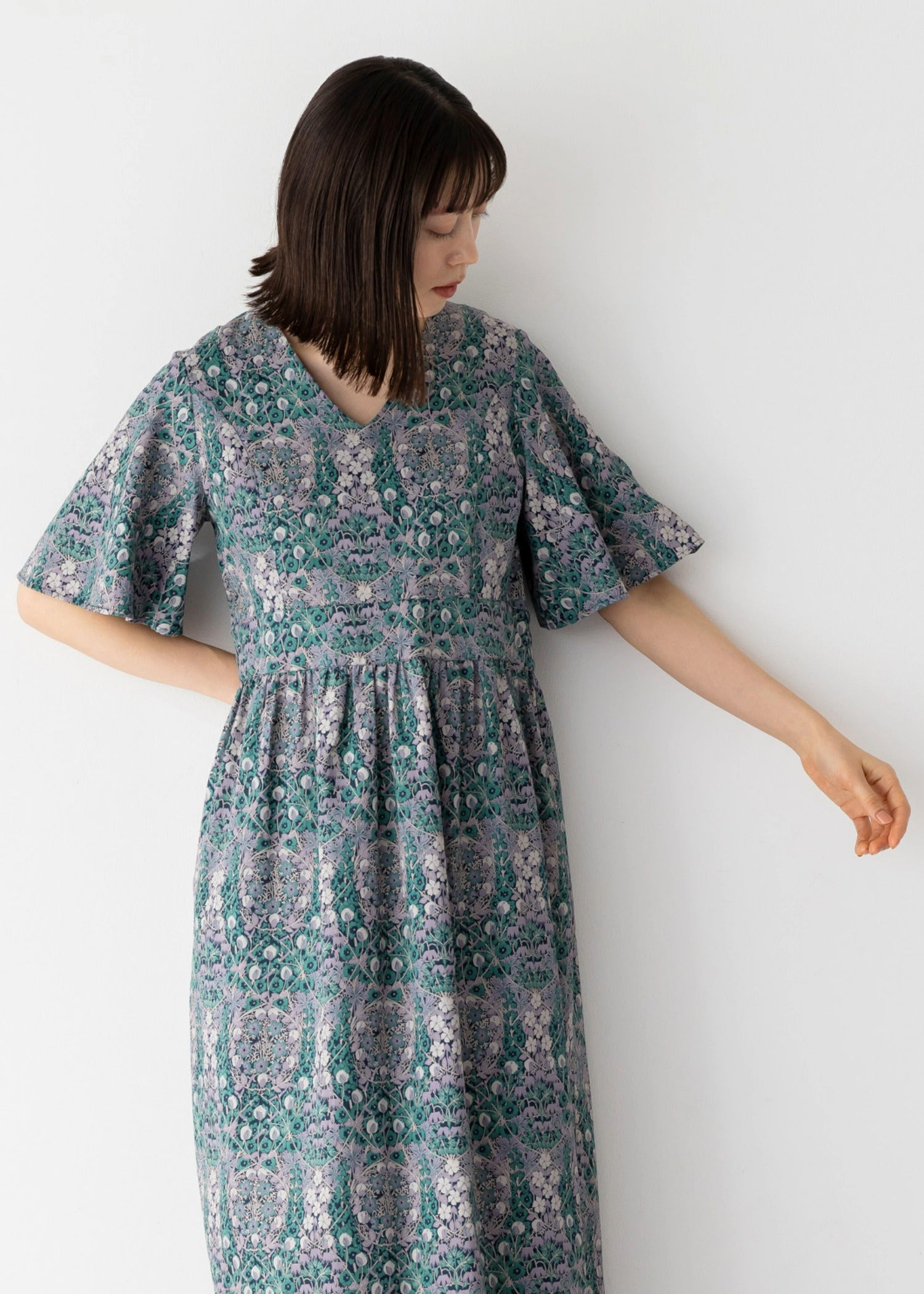 V＆A オーガニックコットンサテンロングワンピース コロンバイン柄