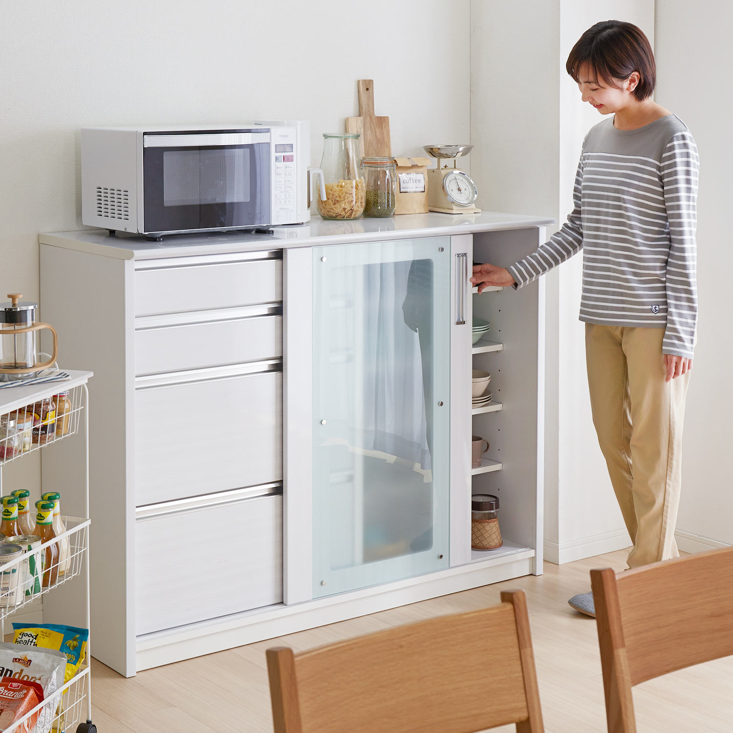 日本製］収納力の高い引戸のキッチンカウンター（キッチンカウンター