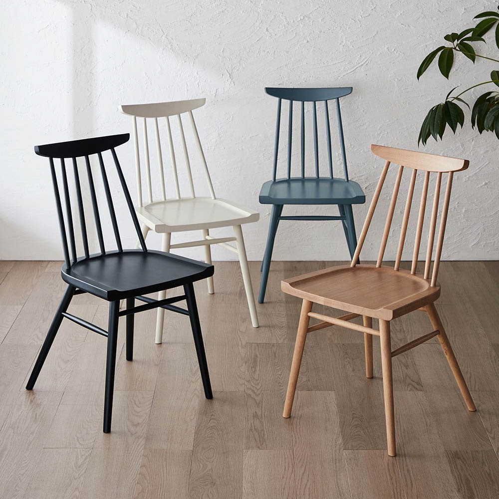 座り心地にこだわったカラフルなウィンザーチェア（ダイニングチェア