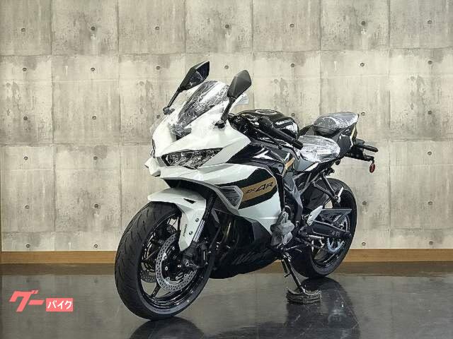 カワサキ Ninja ZX－4R SE 2026年モデル パールロボ