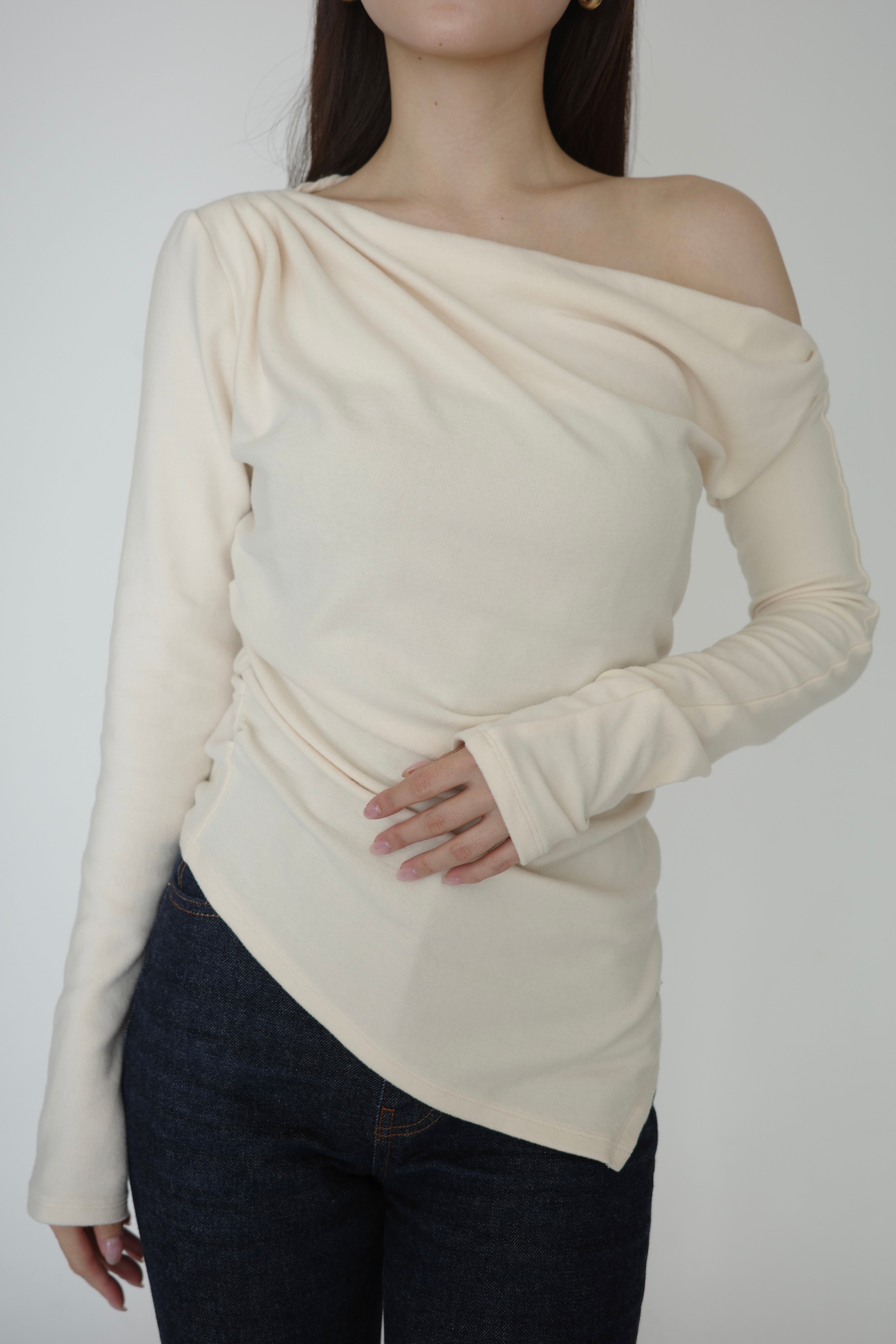 アシンメトリードレープロングスリーブトップス – poláura OFFICIAL