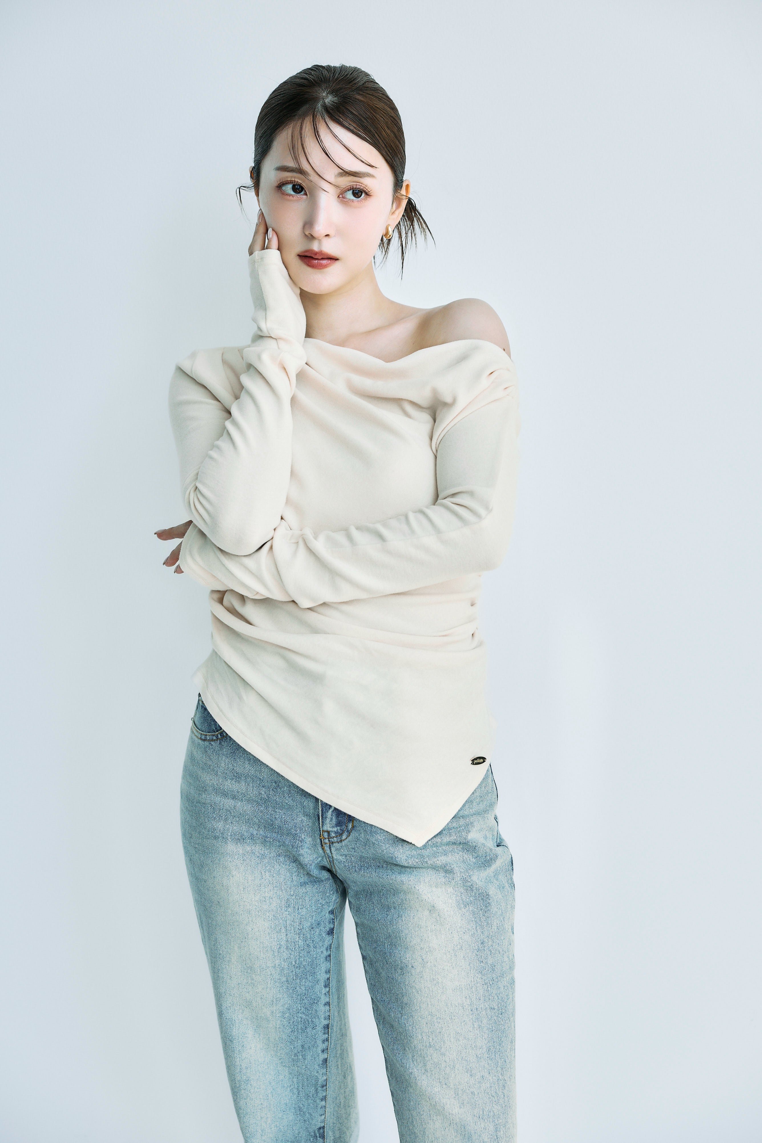 アシンメトリードレープロングスリーブトップス – poláura OFFICIAL