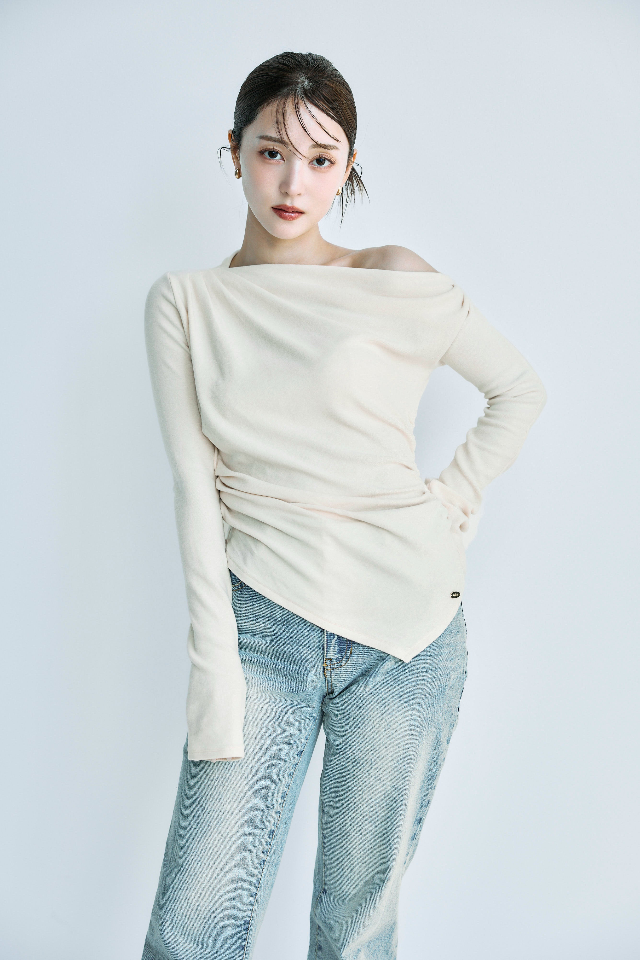 アシンメトリードレープロングスリーブトップス – poláura OFFICIAL