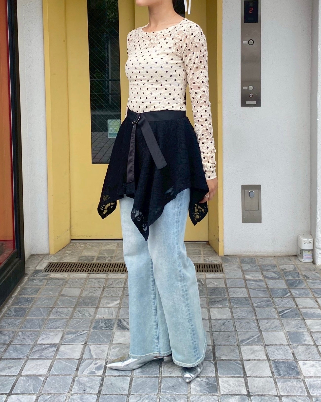 Dot lace see-through top (round neck)