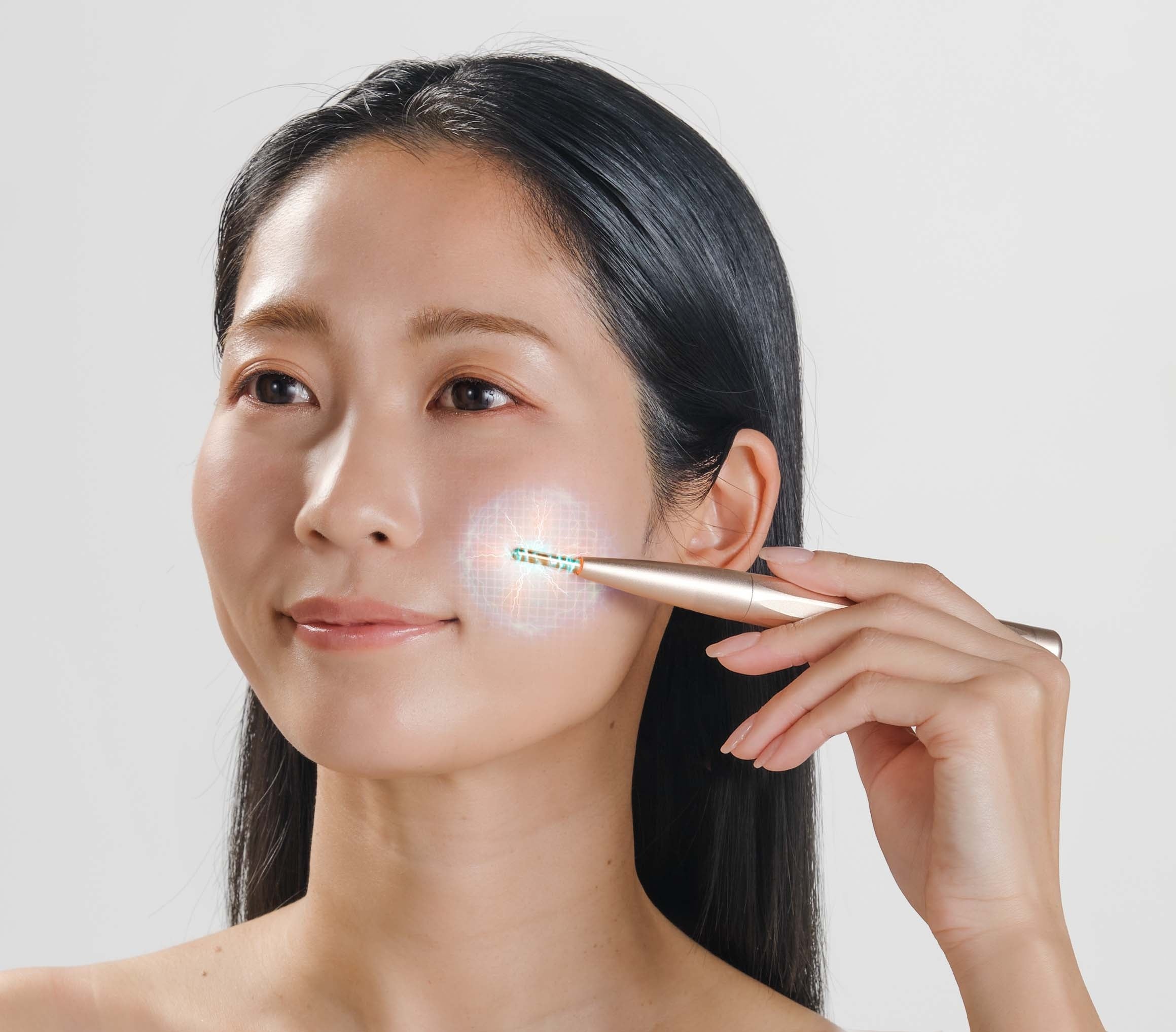 EMSで鍛えてあげる 健光浴(R)で美しく スティック型美容器「ファイテン