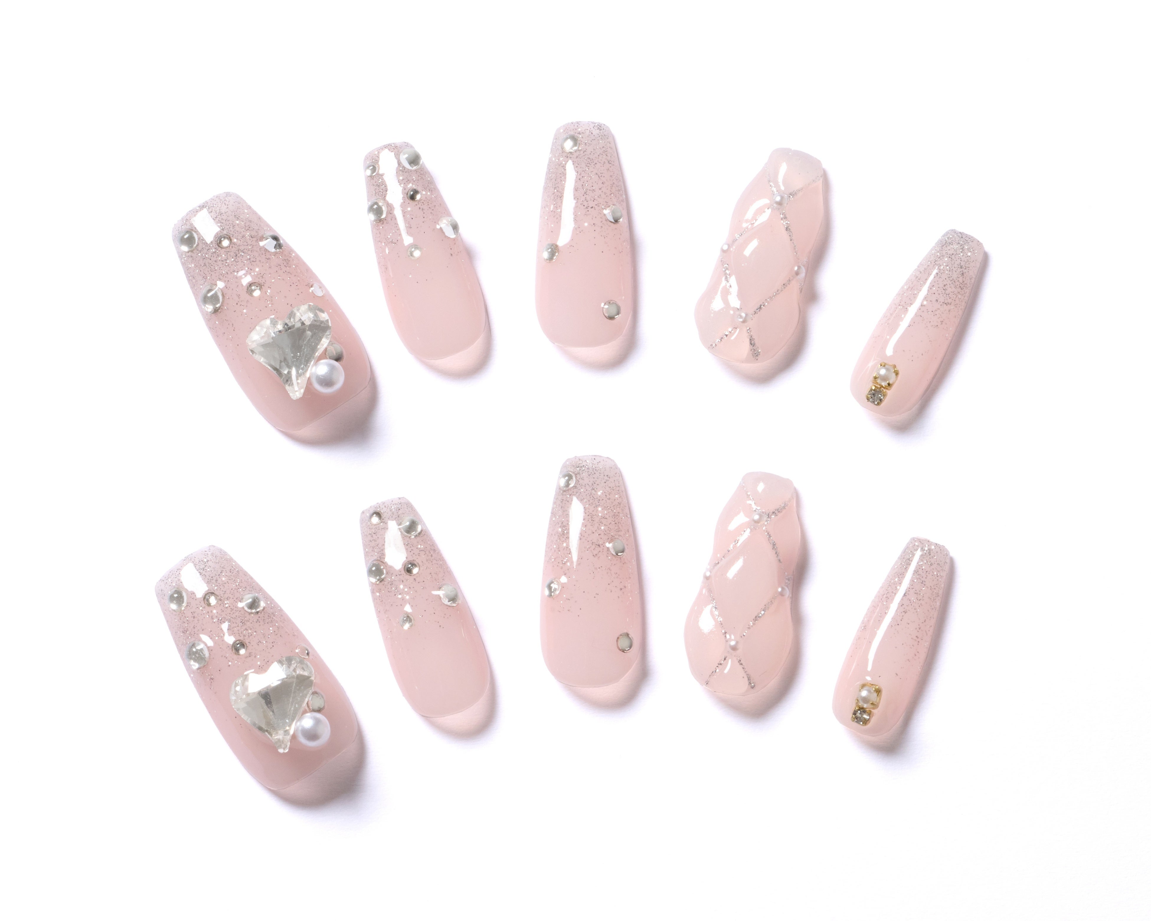 モード学園の学生による斬新なデザインを商品化したネイルチップが登場