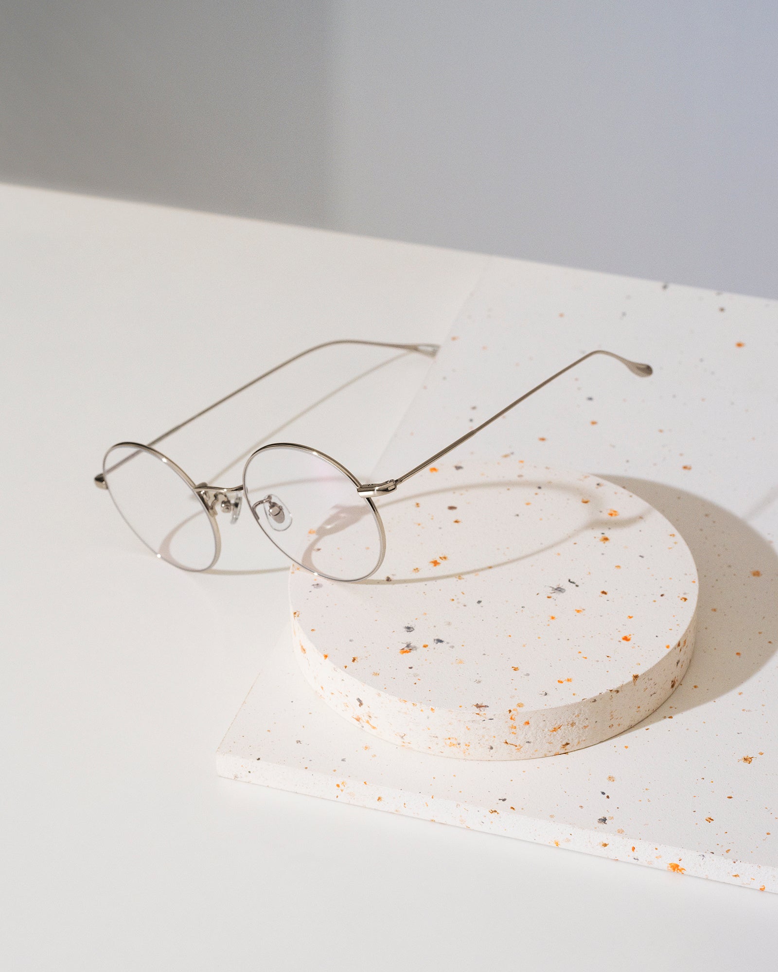 ZoffとADAM ET ROPE'で初めてのコラボレーションが実現。ポジティブに