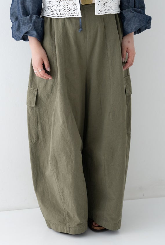 ボリュームたっぷりで風通し抜群。天然素材ならではの清涼感と軽さが